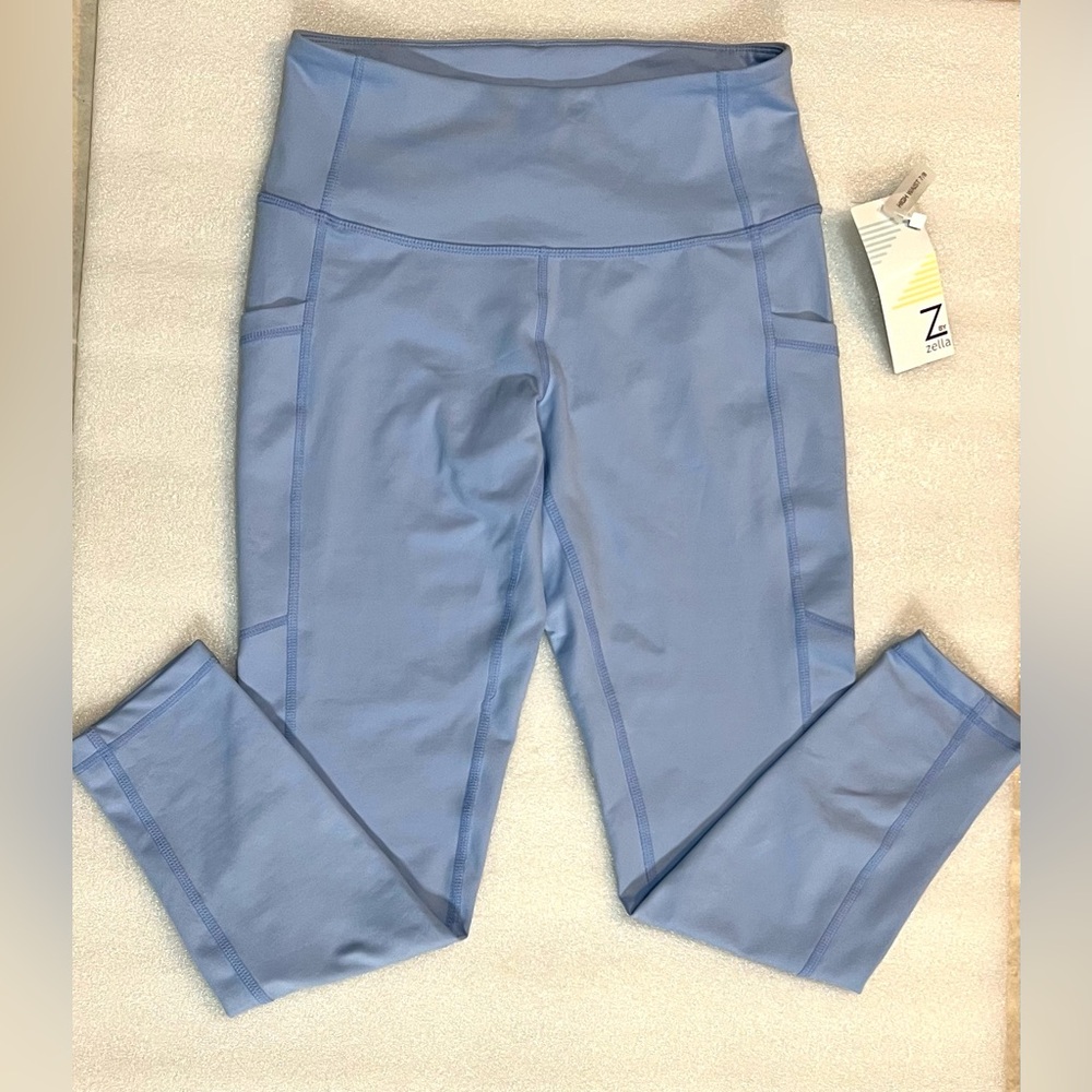 NWT Zella light Blue cropped leggings w/ side pockets Size / small